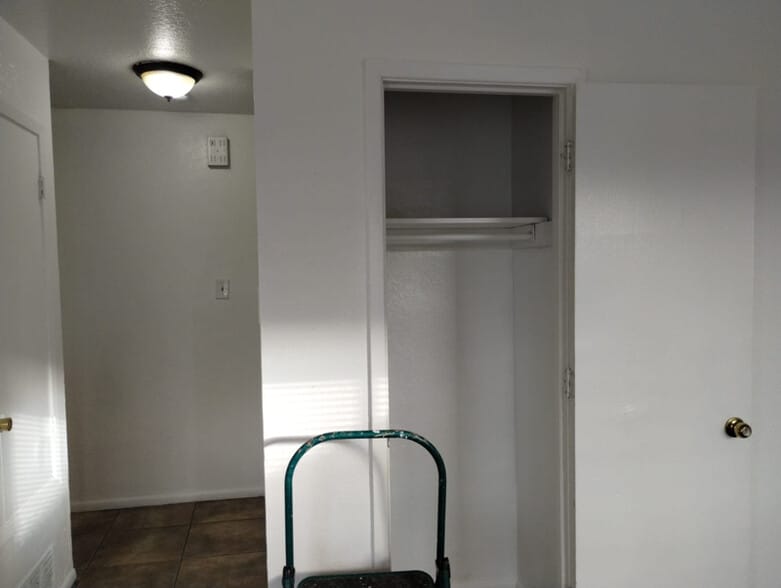 Building Photo - 12612 Copper Ave NE