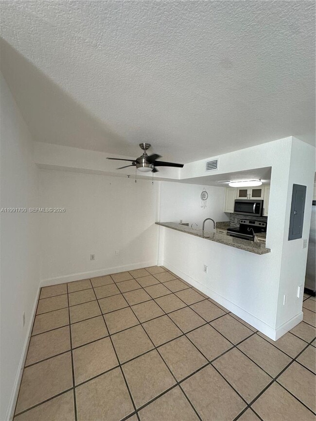 Building Photo - 814 NW 36th Ave