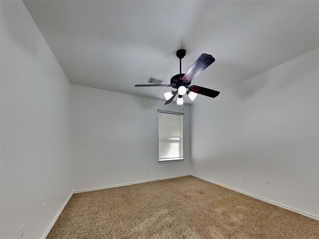Building Photo - 130 S Walden Elms Cir