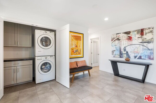 Building Photo - 74085 Old Prospector Trail