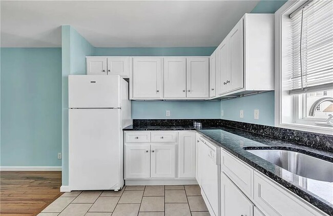 Building Photo - 800 Seaview Ave