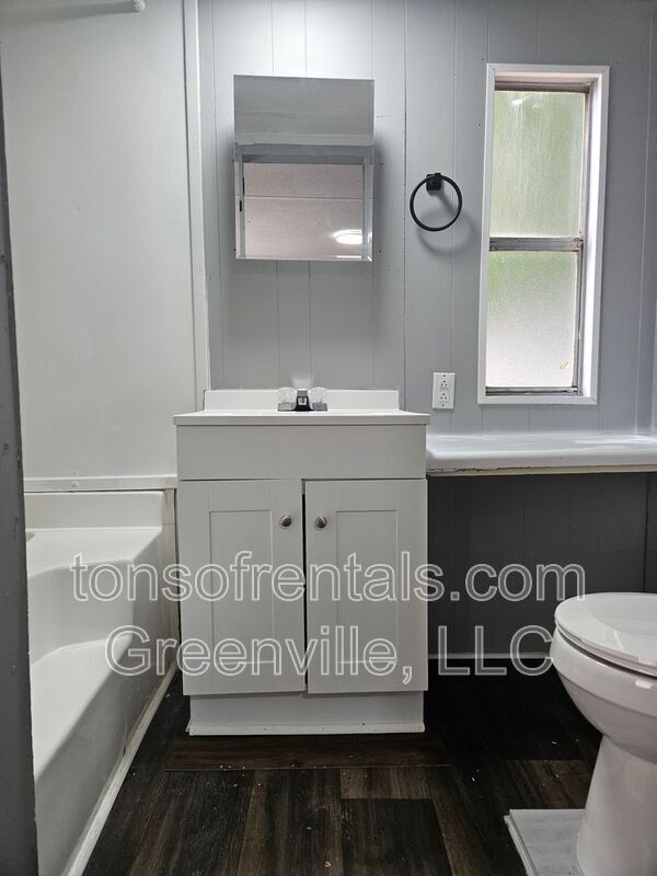 Building Photo - 301 True Temper Rd