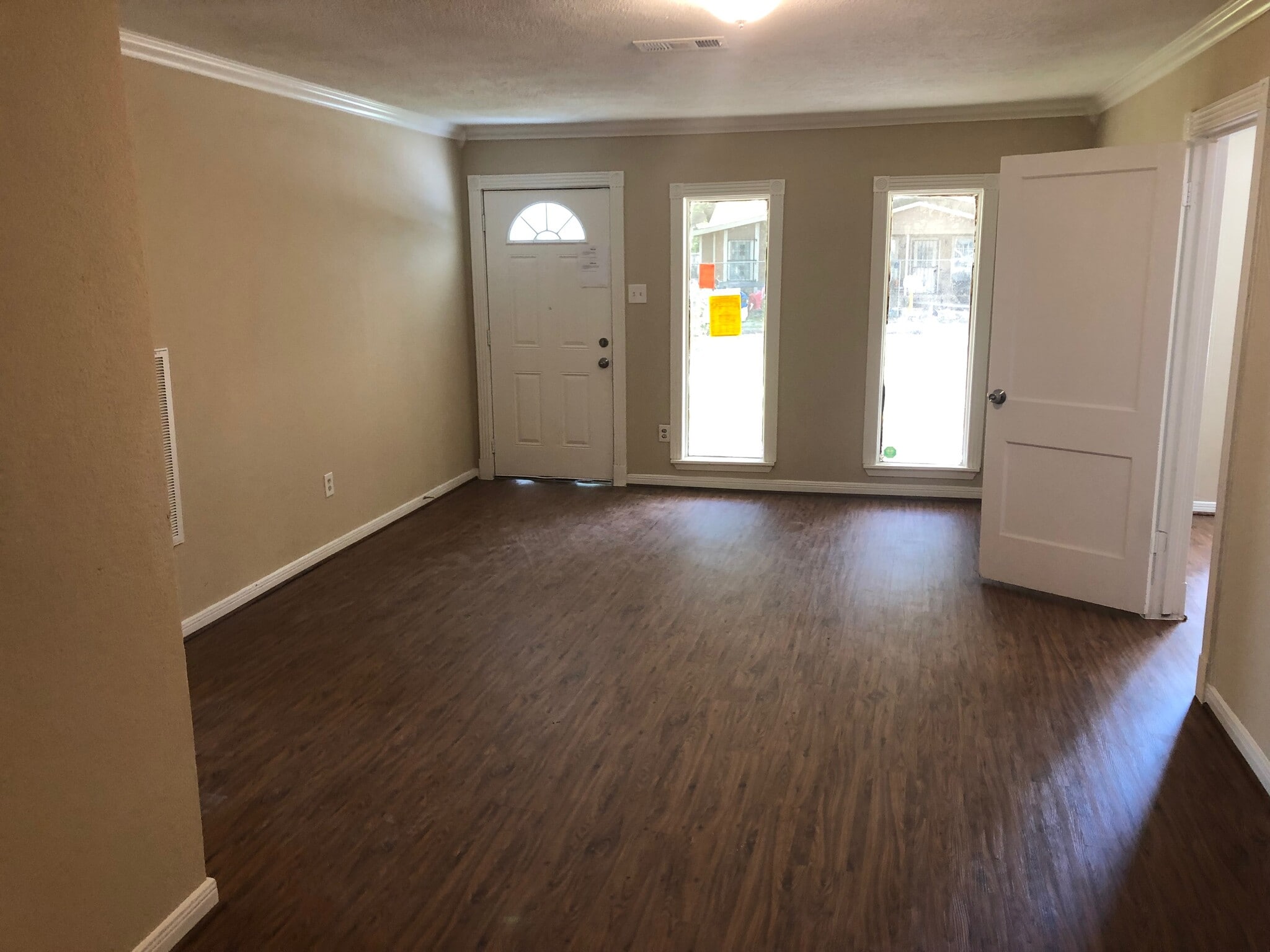 Living Room. Dims: 160" X 292". - 5235 Kingsbury St