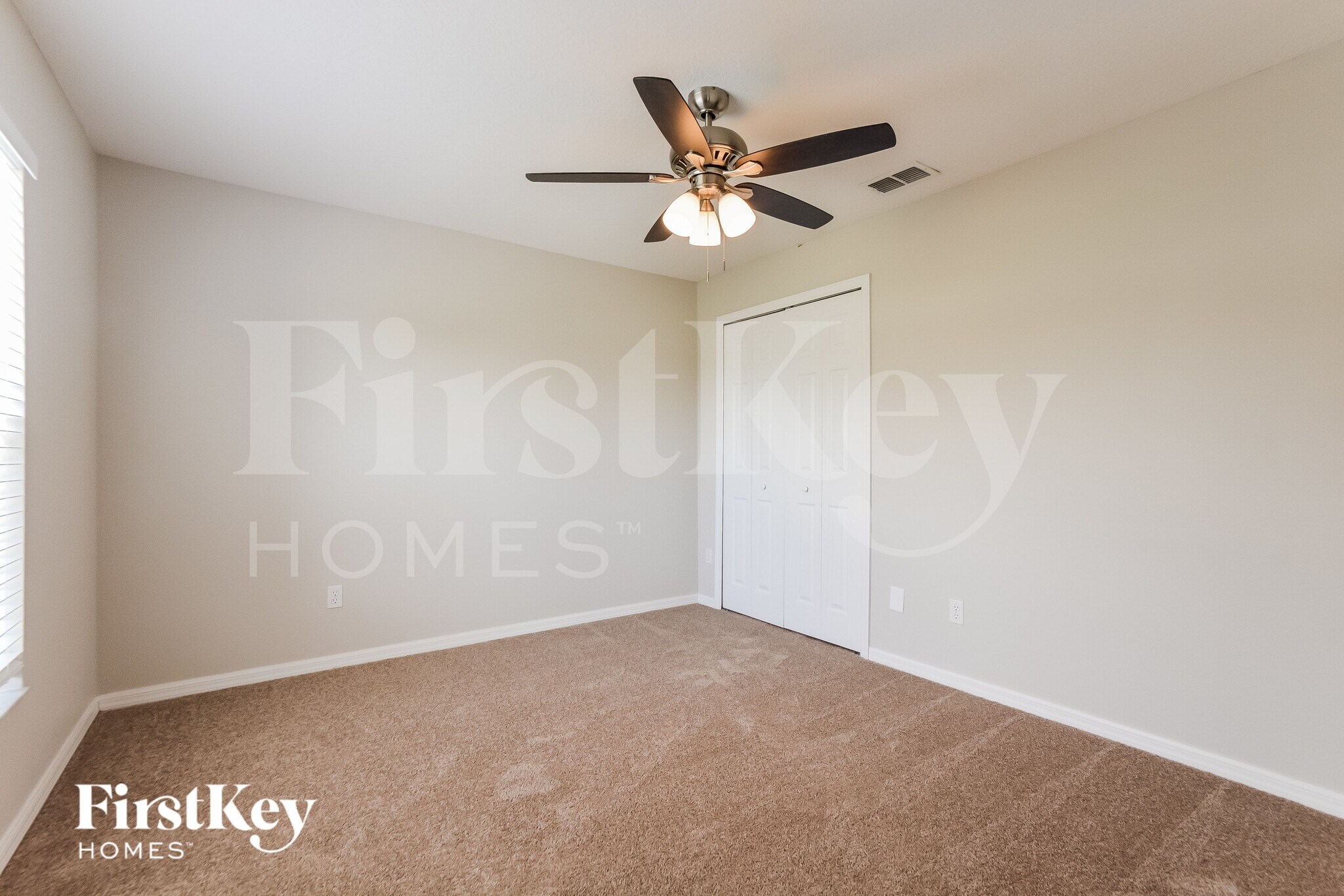 Building Photo - 733 Via Bianca Dr