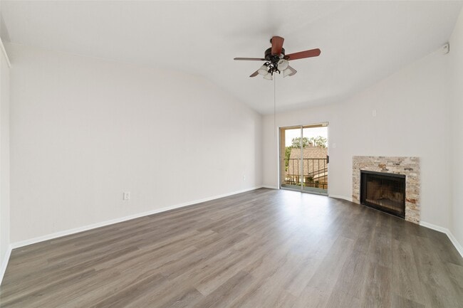 Building Photo - 3770 Lovers Wood Ln