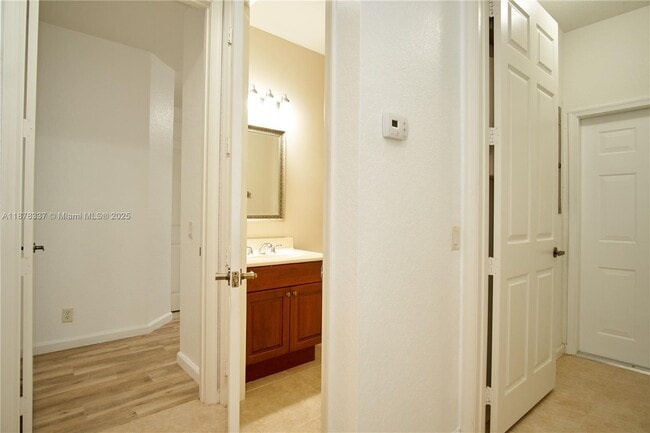 Building Photo - 2707 Center Ct Dr