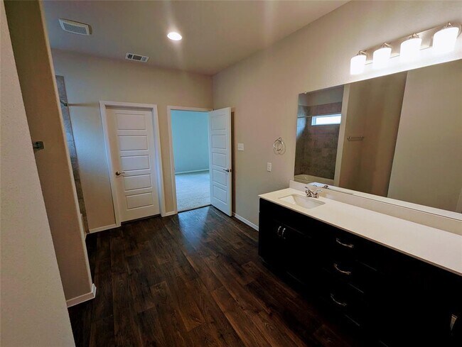 Building Photo - 301 Chesterfield Dr