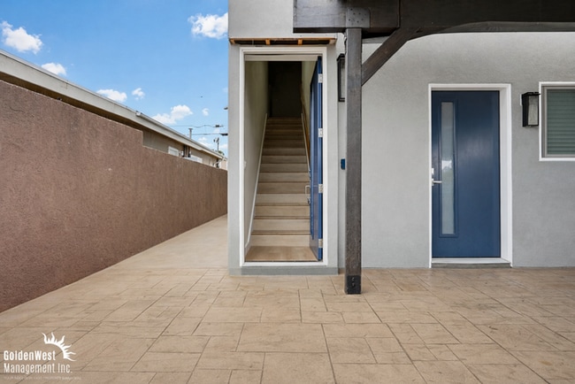 Building Photo - Beautifully Renovated 4Bdm 2Ba Apartment with Modern Finishes in San Diego!