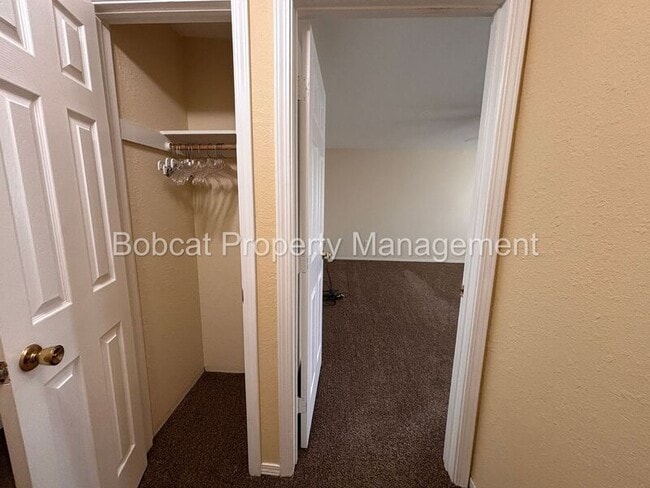 Building Photo - 1316 Green Dr