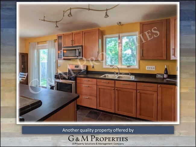 Building Photo - Fantastic 3-Bedroom in UofR / Strong Neigh...