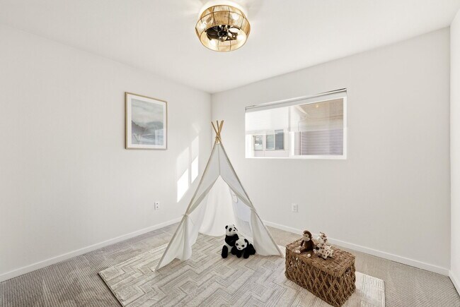 Building Photo - 7922 9th Ave SW