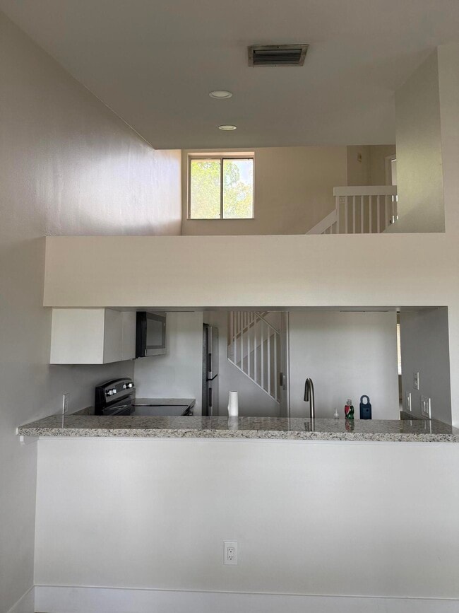 Building Photo - 1043 Coral Club Dr