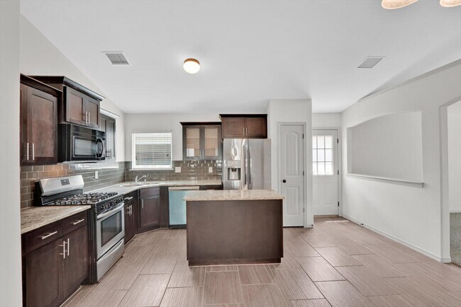 Building Photo - 14900 Tim Hardaway