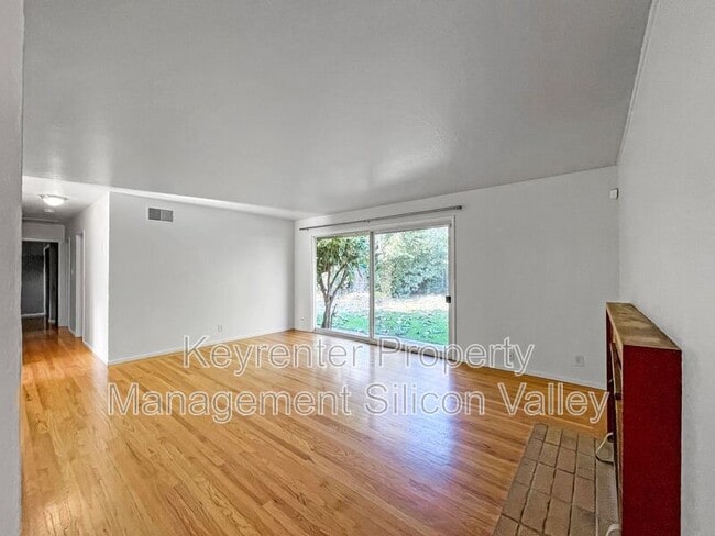 Building Photo - 1937 Stanley Ave