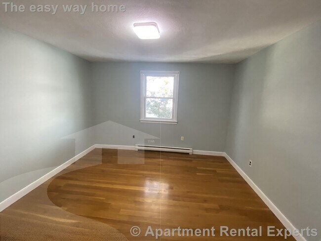 Building Photo - 92 Sylvia St