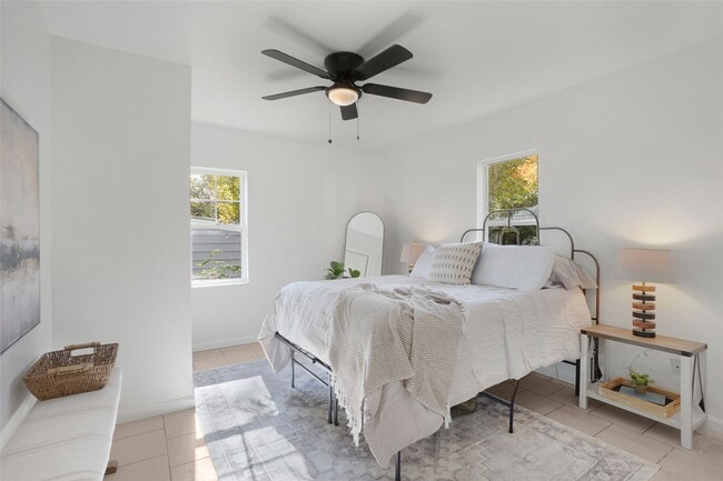 Building Photo - 9845 Dennis Dr