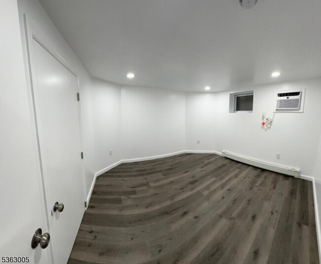 Building Photo - 74 Eaton Pl