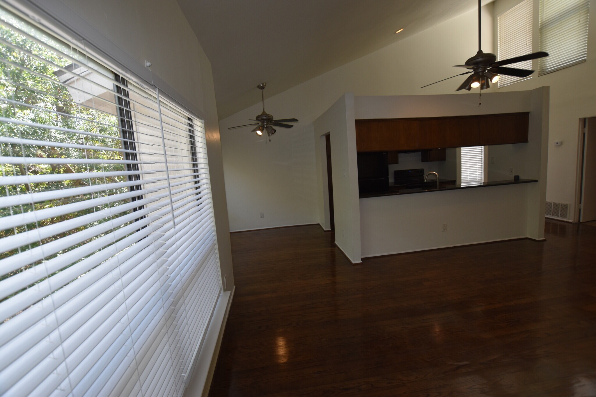 Building Photo - 6718 Eastridge Dr