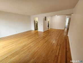 Building Photo - 2 Cook Close