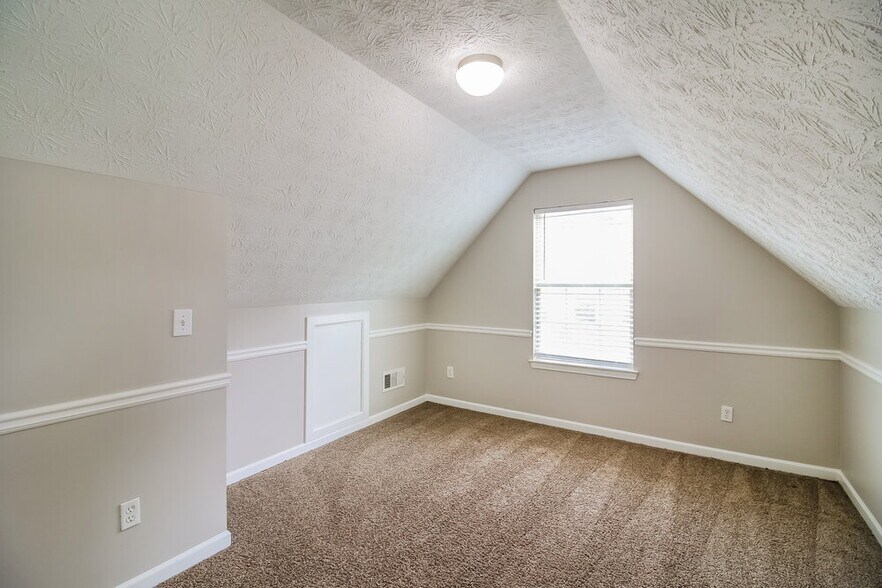 Building Photo - 604 Mohawk Cir
