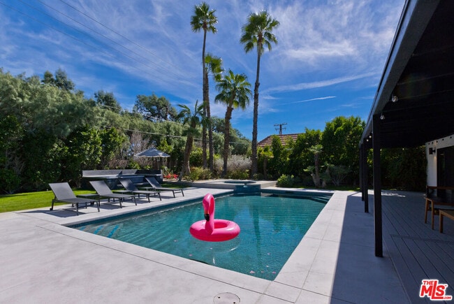 Building Photo - 2660 N Farrell Dr