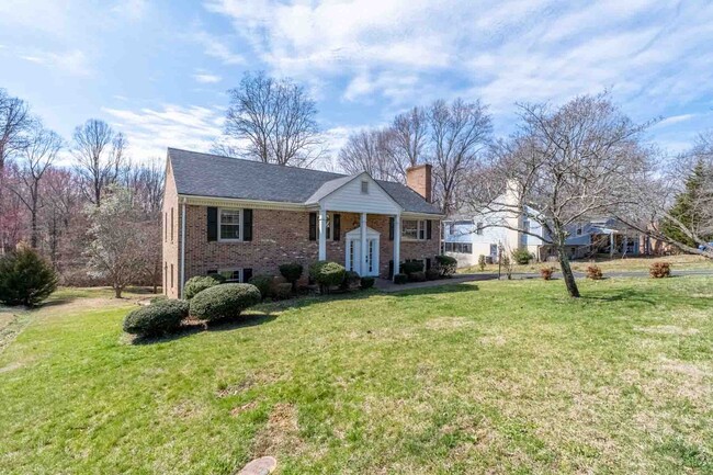 Building Photo - 4 Bedroom Home in Lynchburg-COMING IN APRIL!