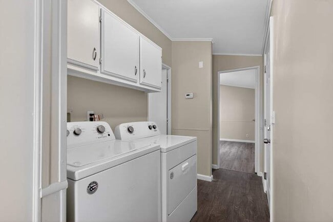 Building Photo - 157 1st Ave