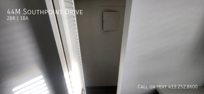 Building Photo - 44 Southpoint Dr