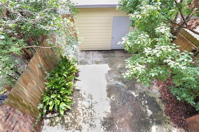 Building Photo - 2663 Toulon Dr