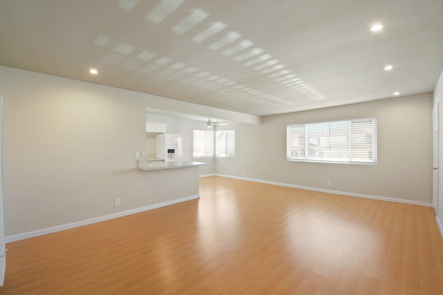 Living Room - 14075 Ash St