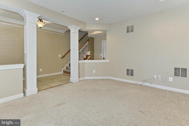 Building Photo - 478 Ferdinand Day Dr