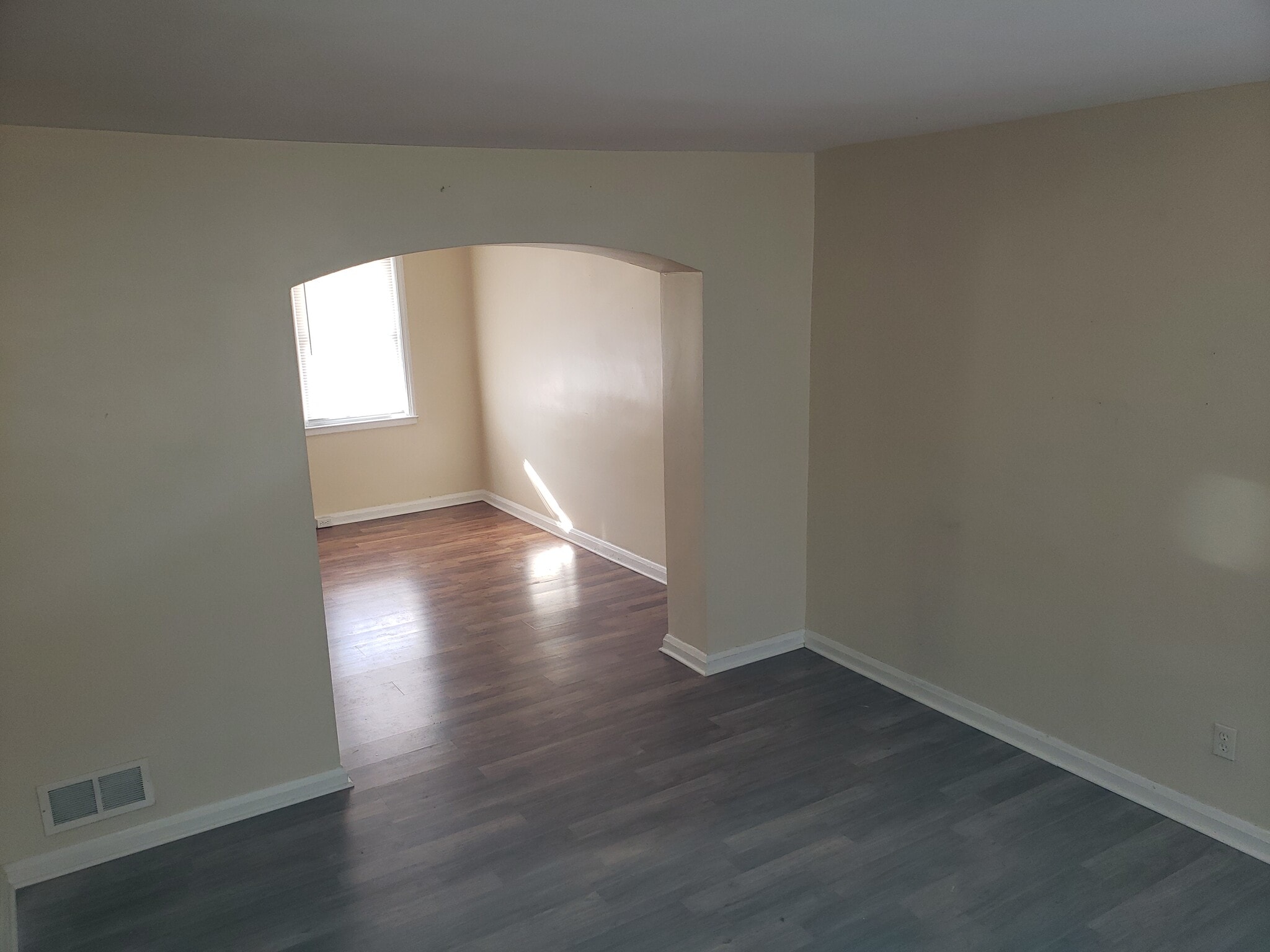 Building Photo - 6947 Belclare Rd