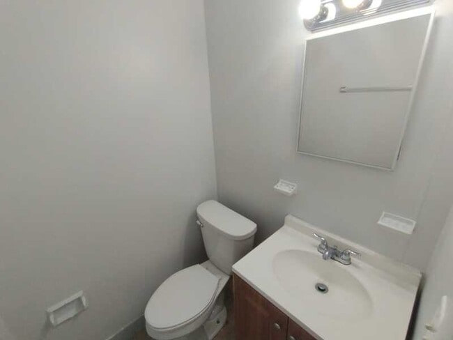 Building Photo - 6607 Rhone Dr