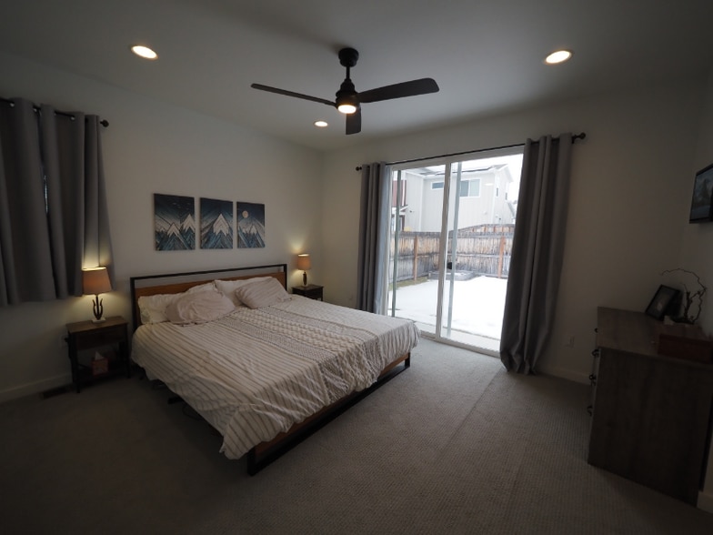 Building Photo - 1504 New Holland Dr