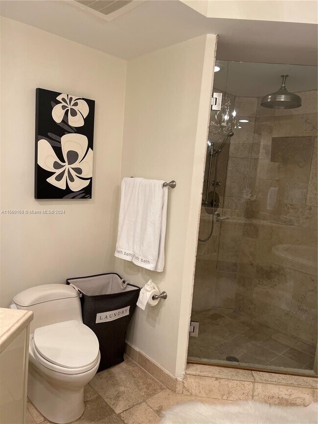 Building Photo - 333 Las Olas Way