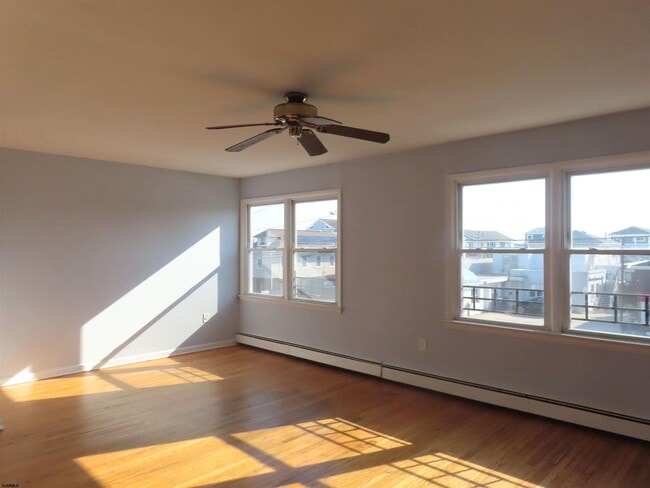 Building Photo - 139 N Dorset Ave