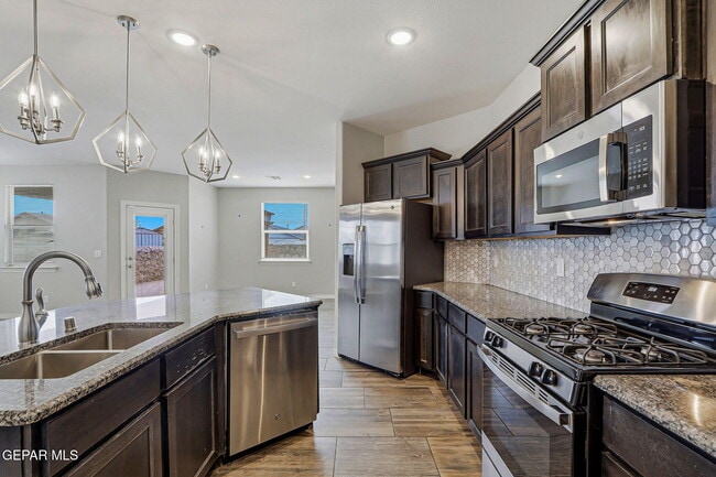 Building Photo - 4717 Christian Azcarate St