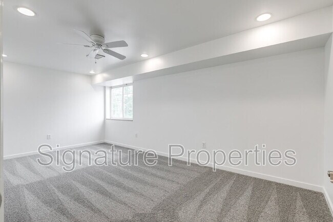 Building Photo - 2312 W Cary St