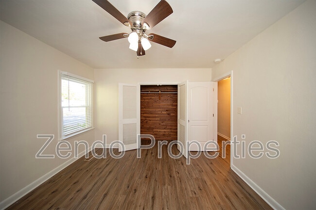 Building Photo - 4821 Vick St