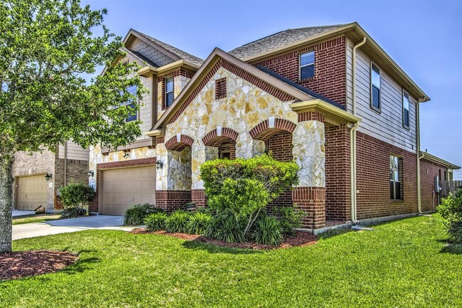 Building Photo - 26311 Parkman Grove Dr