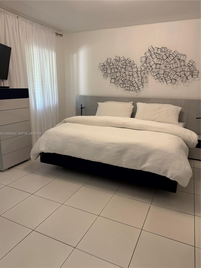 Building Photo - 1301 Grouper Dr