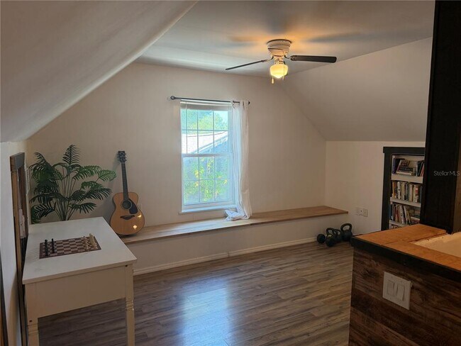 Building Photo - 2516 3rd Ave S