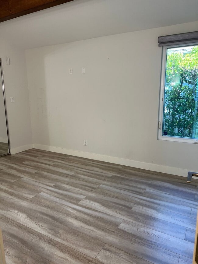 Building Photo - 2 Bedroom Modern Luxury, Valley Village