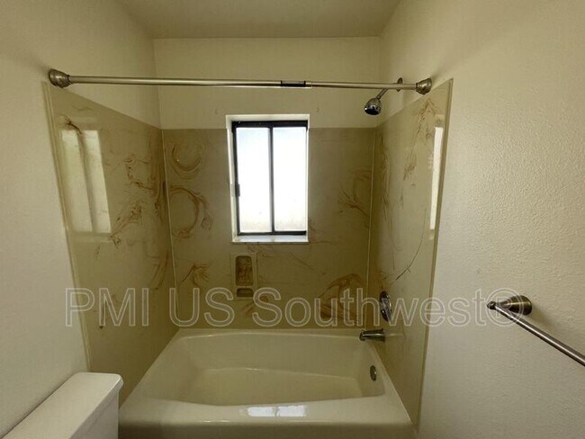 Building Photo - 3371 Sharon Ln