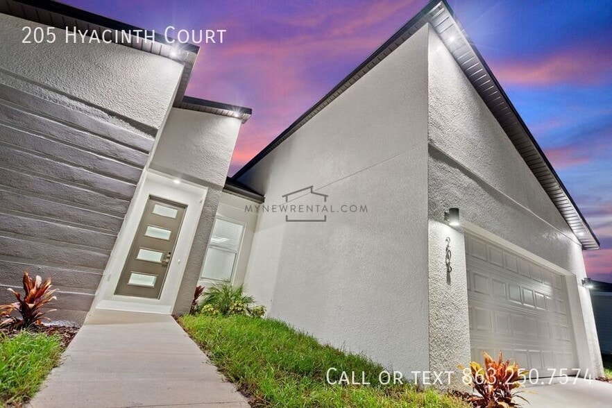 Building Photo - 205 Hyacinth Ct