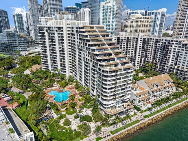 Building Photo - 520 Brickell Key Dr