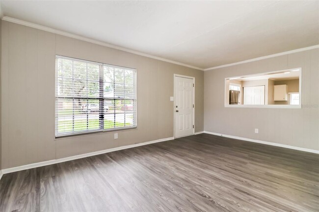 Building Photo - 6806 Lyman Ave