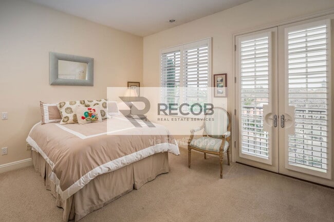 Building Photo - 3335 Caminito Daniella