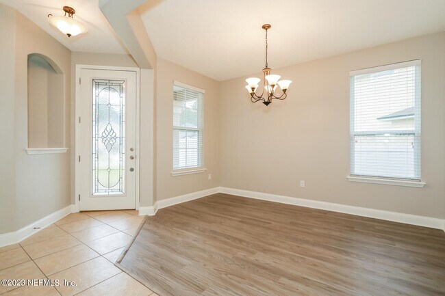 Building Photo - 667 Drysdale Dr