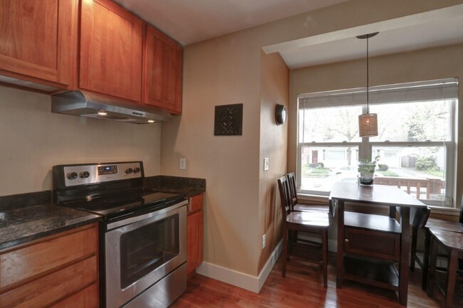 Building Photo - 95 Williams Ave S